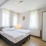 Riviera Apartmanhaz