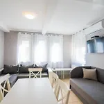 Riviera Apartmanhaz *