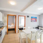 Riviera Apartmanhaz شقة شيوفوك