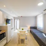 Riviera Apartmanhaz *