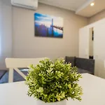 شقة Riviera Apartmanhaz *