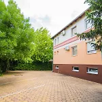 شقة Riviera Apartmanhaz *