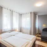 Riviera Apartmanhaz Apartment *