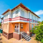 شقة Riviera Apartmanhaz