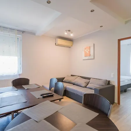 Riviera Apartmanhaz * Siófok
