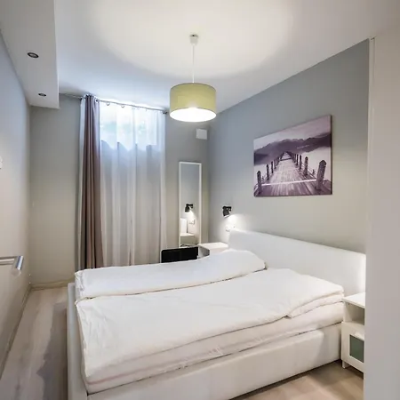 Riviera Apartmanhaz *