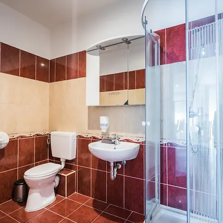 Riviera Apartmanhaz *