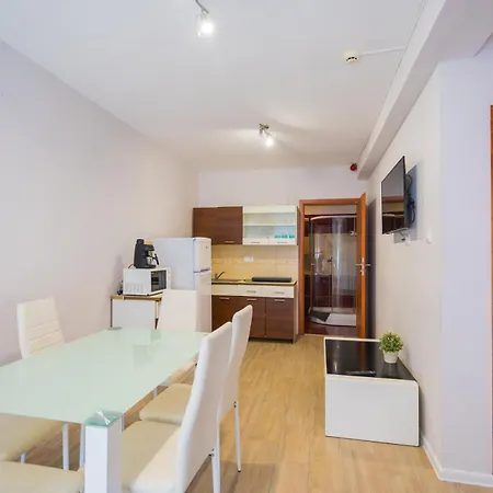Lägenhet Riviera Apartmanhaz *