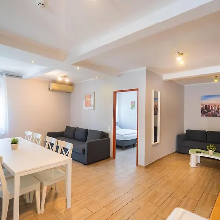 شقة Riviera Apartmanhaz شيوفوك