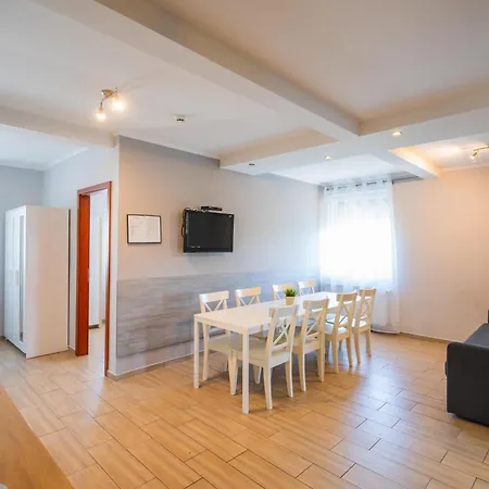 Riviera Apartmanhaz