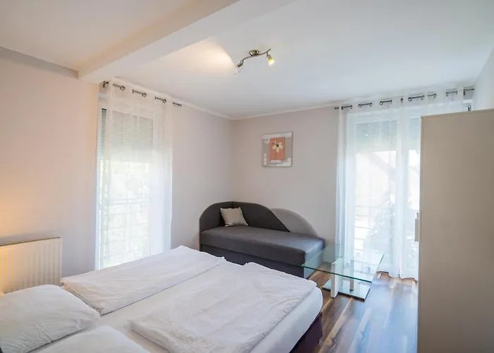 Riviera Apartmanhaz アパート *