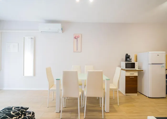 Riviera Apartmanhaz * シオーフォク