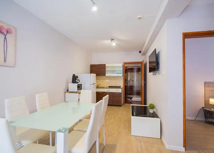 アパート Riviera Apartmanhaz *