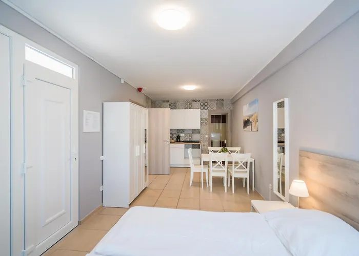 Riviera Apartmanhaz シオーフォク