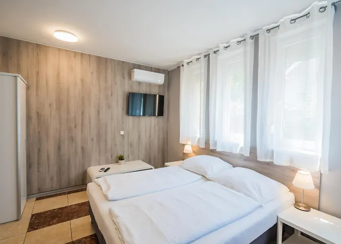 アパート Riviera Apartmanhaz *