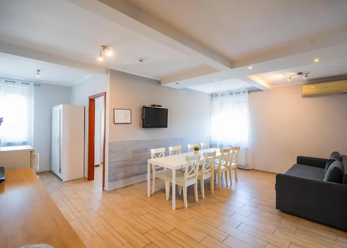 Riviera Apartmanhaz