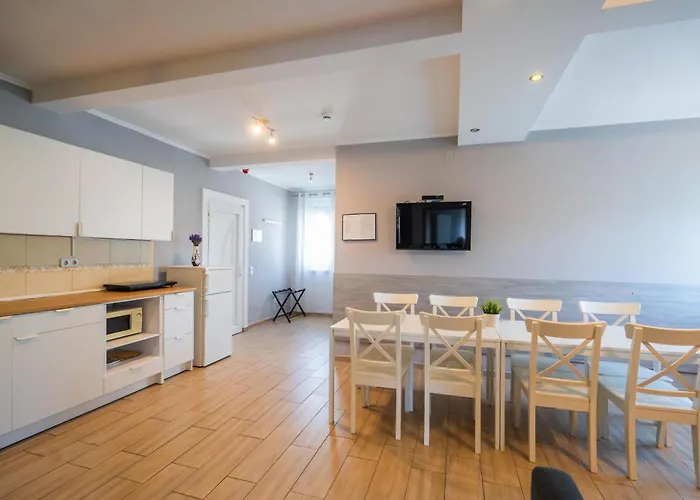 Riviera Apartmanhaz *