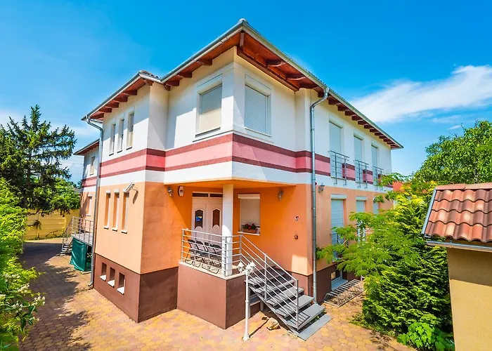 アパート Riviera Apartmanhaz